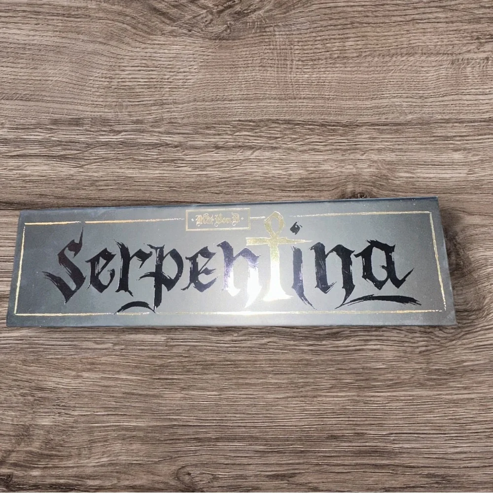 NWOB Kat Von D Serpentina Eyeshadow Palette KVD Limited Ed 8 Pan +Gold Pigment